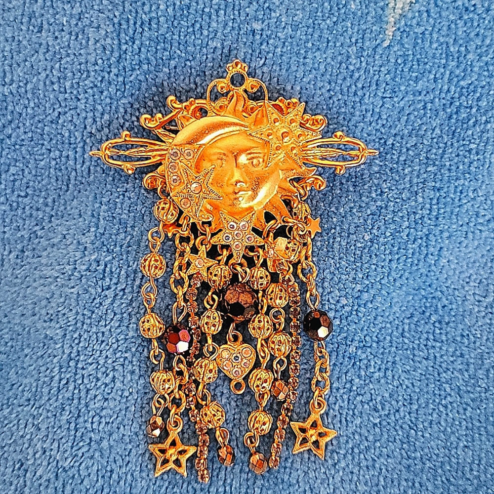 Kirks Folly brooch pin